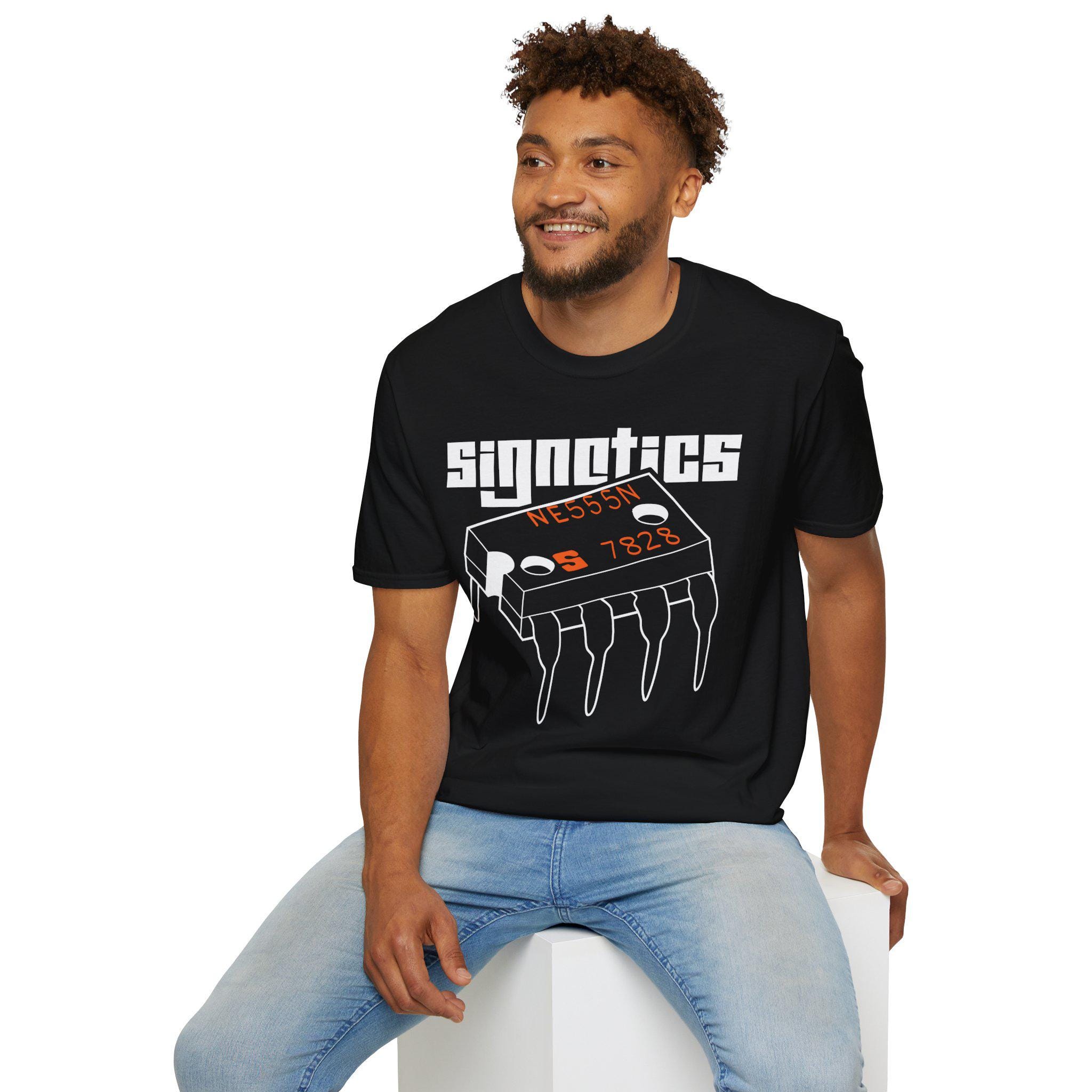 Vintage Signetics 555 Timer T-Shirt | Hand-Drawn Electronics Engineer Gift | Cla