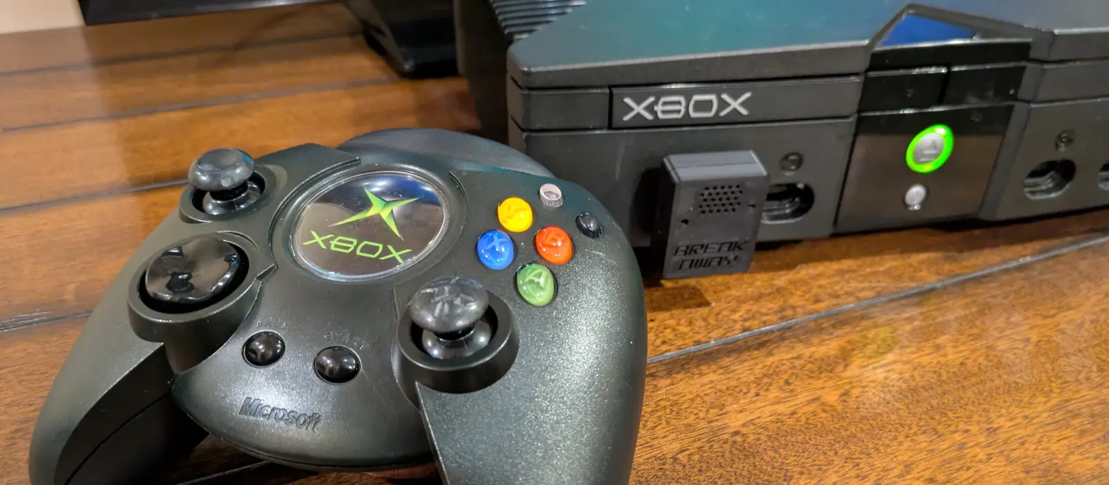 Breakaway: Cutting the cord on the OG Xbox controller