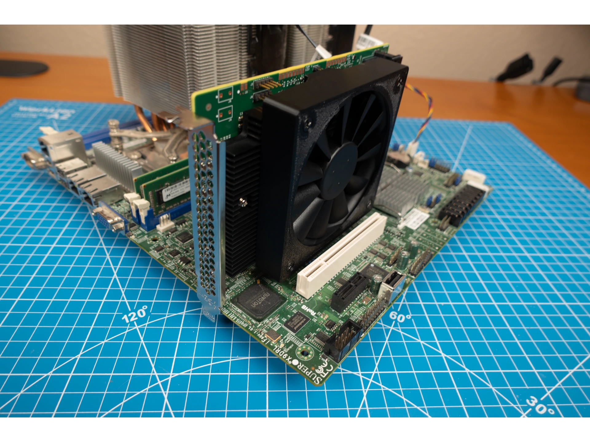 Cooling Shroud Kit for a LSI 9300-16i