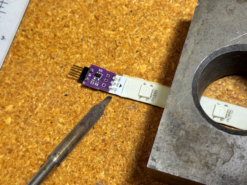 Single 3.3V to 5V level shifter
