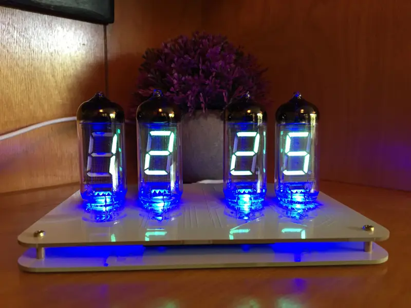 VFD Vacuum Fluorescent Clock 4 Digit IV-11 Tubes