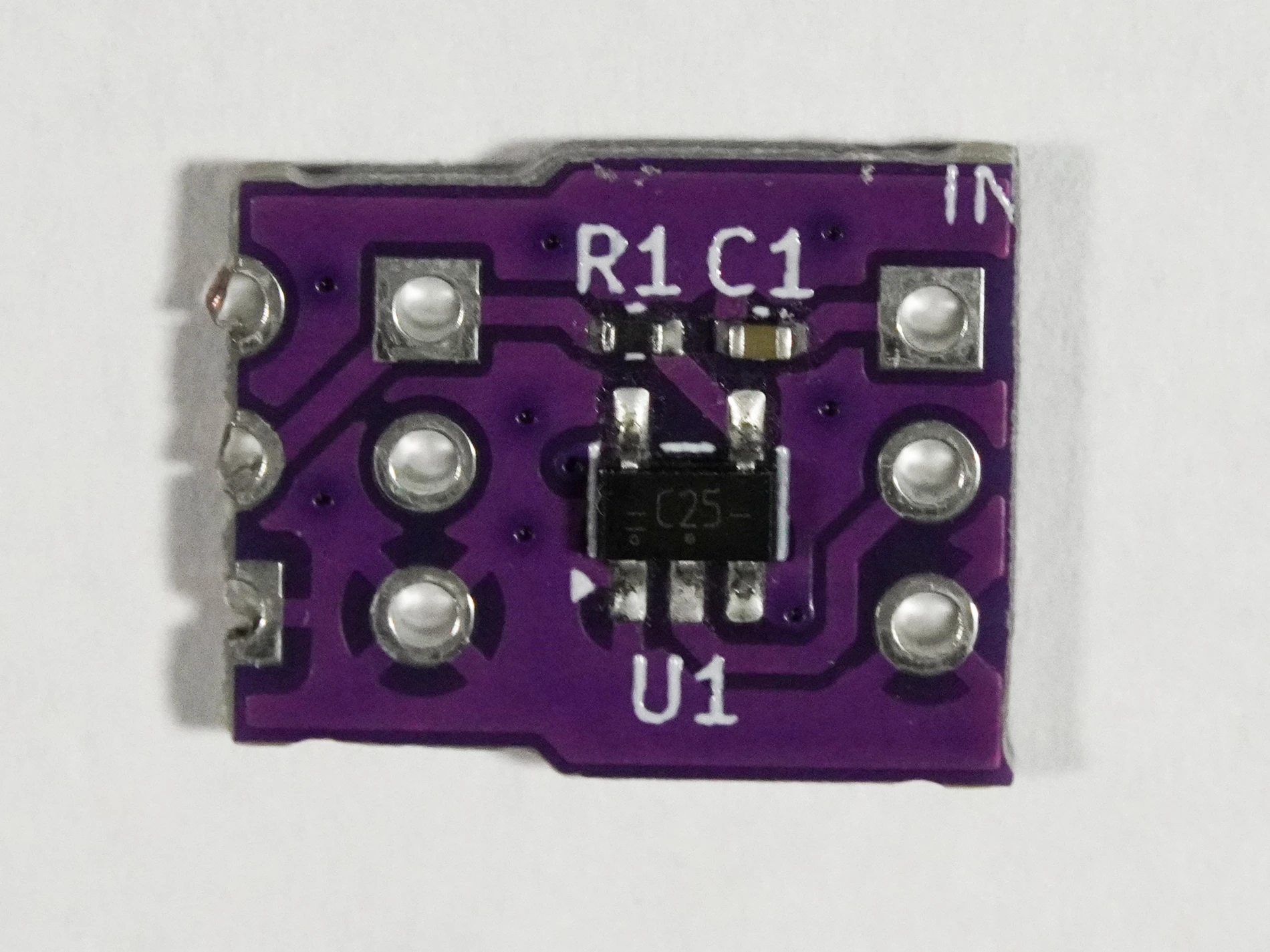 Single 3.3V to 5V level shifter