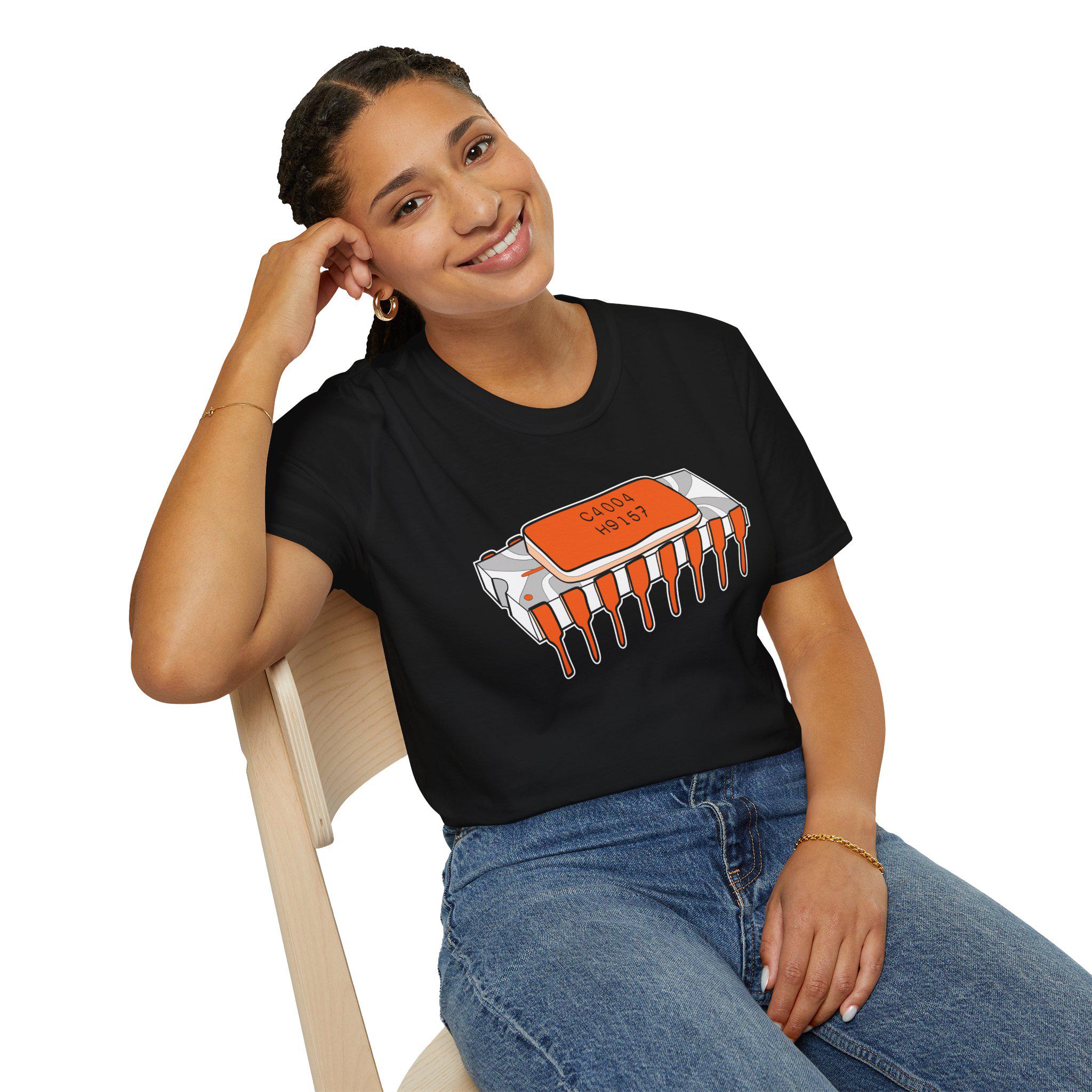 Intel 4004 Microprocessor Chip T-Shirt | First CPU Computer History Vintage Elec